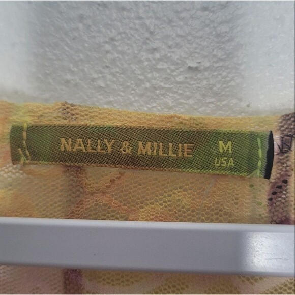 Bright pink green yellow semi sheer lace like abstract art to wear top size med - Picture 4 of 7